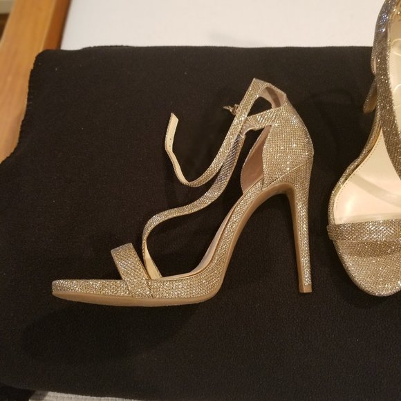 Jessica Simpson Gold Sandals - Picture 2 of 2
